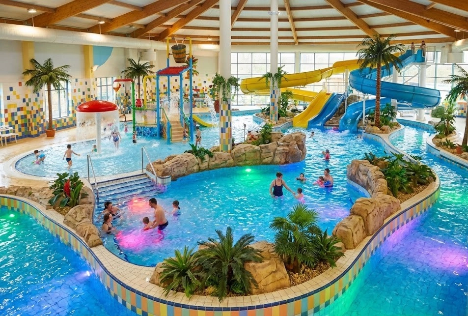 Mycond MSHAC solution against humidity in commercial pools and power selection