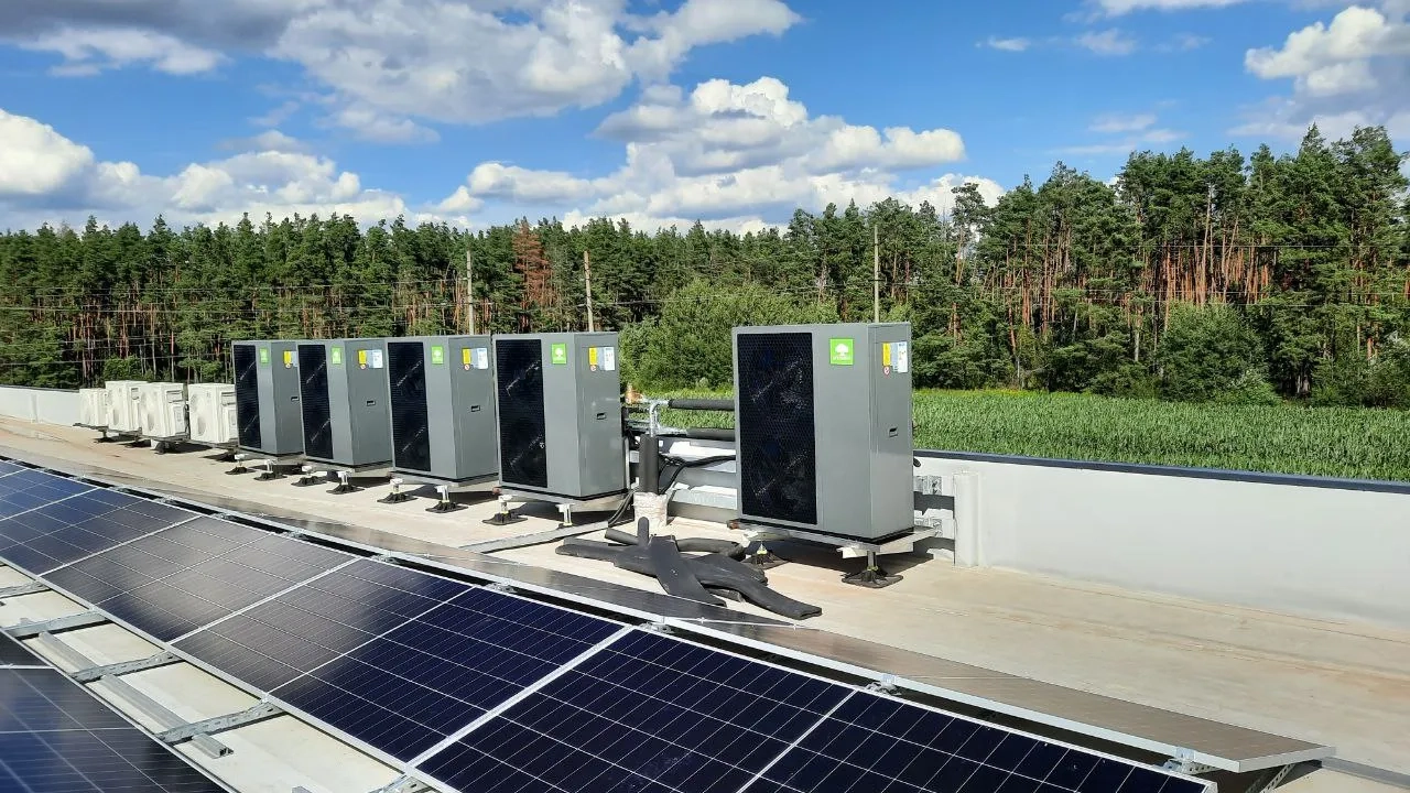 Industrial facility with MyCond Heat pump BeeEco series