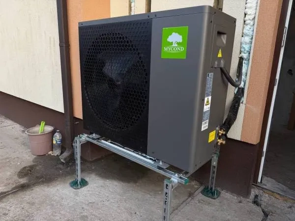 Townhouse with MyCond Split heat pumps BeeHeat series