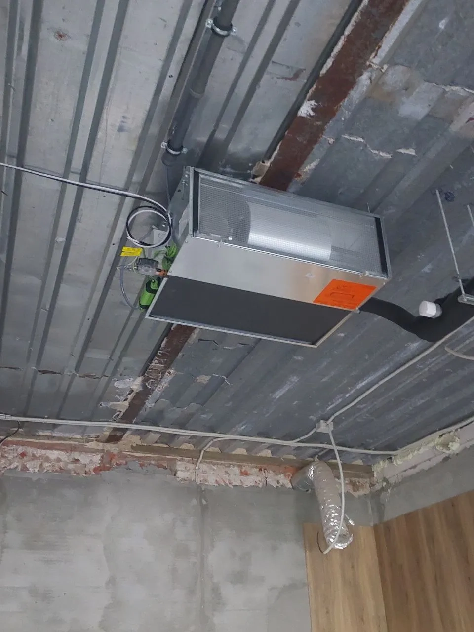 Rehabilitation medical center with MyCond Duct fan coil