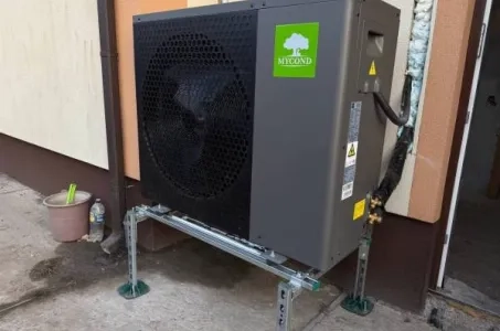 Townhouse with MyCond Split heat pumps BeeHeat series