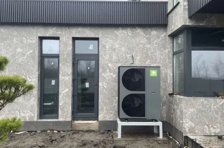 Contemporary private home with Mycond BeeThermic Monoblock Heat Pump